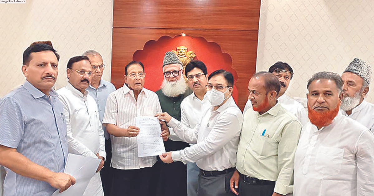 Minority delegation meets UDH Min Dhariwal for allotment of free land for building boys hostel